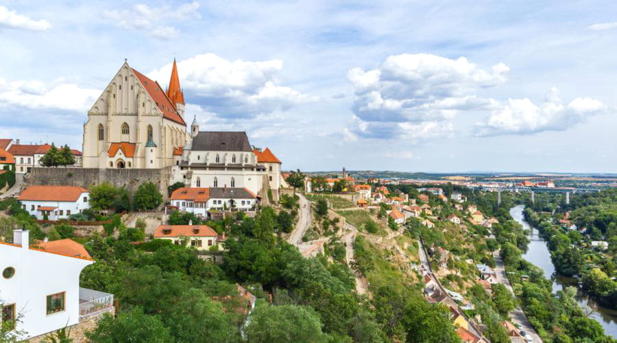 Le migliori offerte di noleggio auto a Znojmo